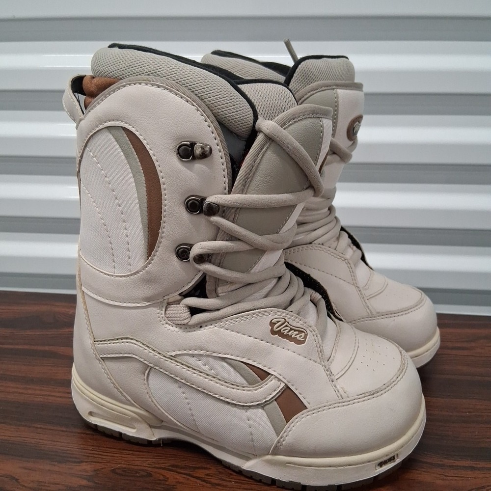Vans Mantra Women's Snowboard Boots Beige Size 6.5 Lace Up GREAT CONDITION!
